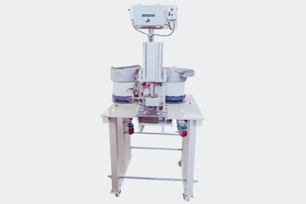 氣動鉚接機的類型、技術演進與市場格局